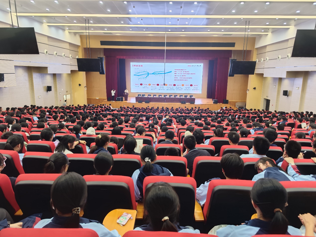 yl6809永利官网在铜陵中学签约挂牌yl6809永利官网 优质生源基地